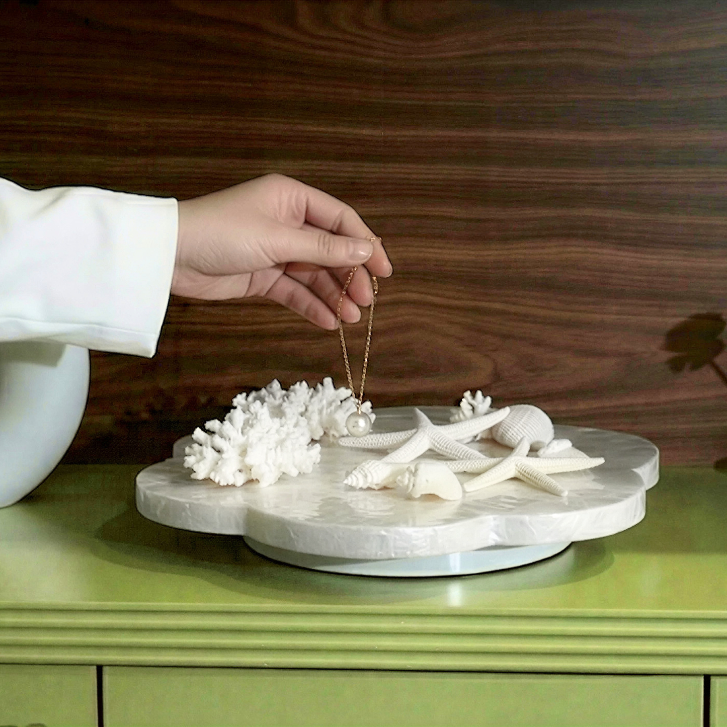 Scalloped Capiz Shells Lazy Susan