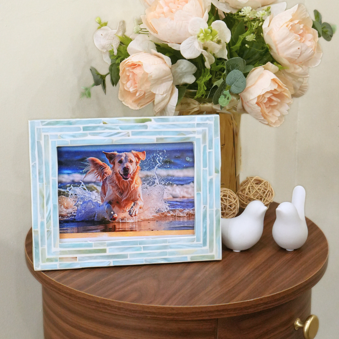 Mother of Pearl Inlay Picture Frame - Vertically Staggered