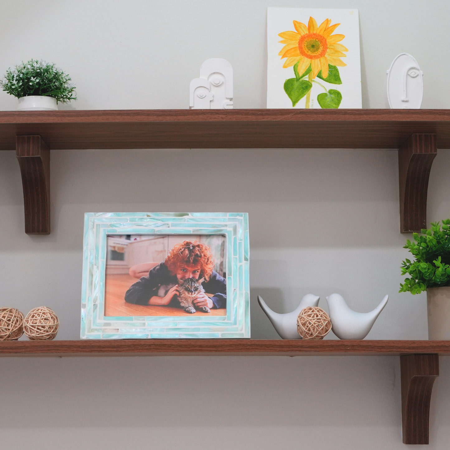 Mother of Pearl Inlay Picture Frame - Vertically Staggered